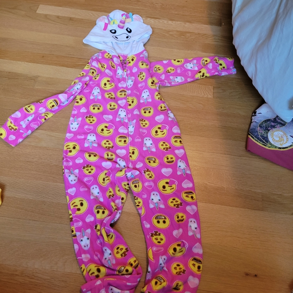 Emoji onesie sleeper sz 8